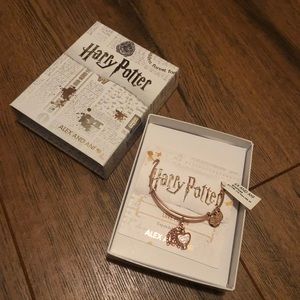 BNWT Alex & Ani Harry Potter love potion bangle
